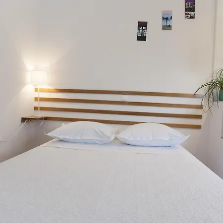 Makarana Apartament *
