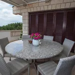 Apartment Makarana *